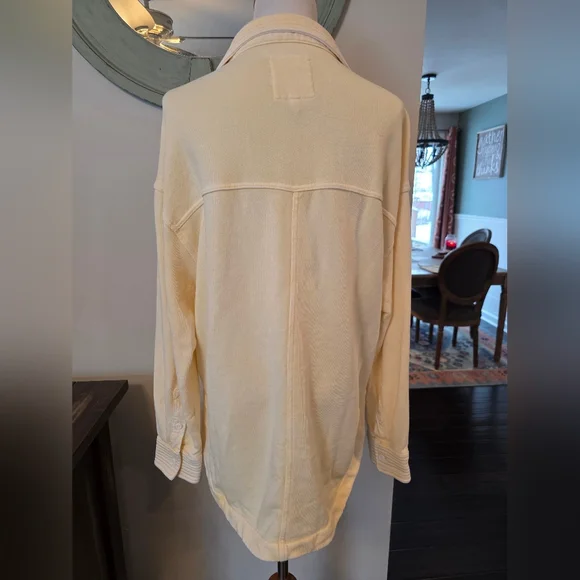 Aerie Size XS Oversized Butter yellow Button Collared Casual Lumberjane Soft - Picture 4 of 9